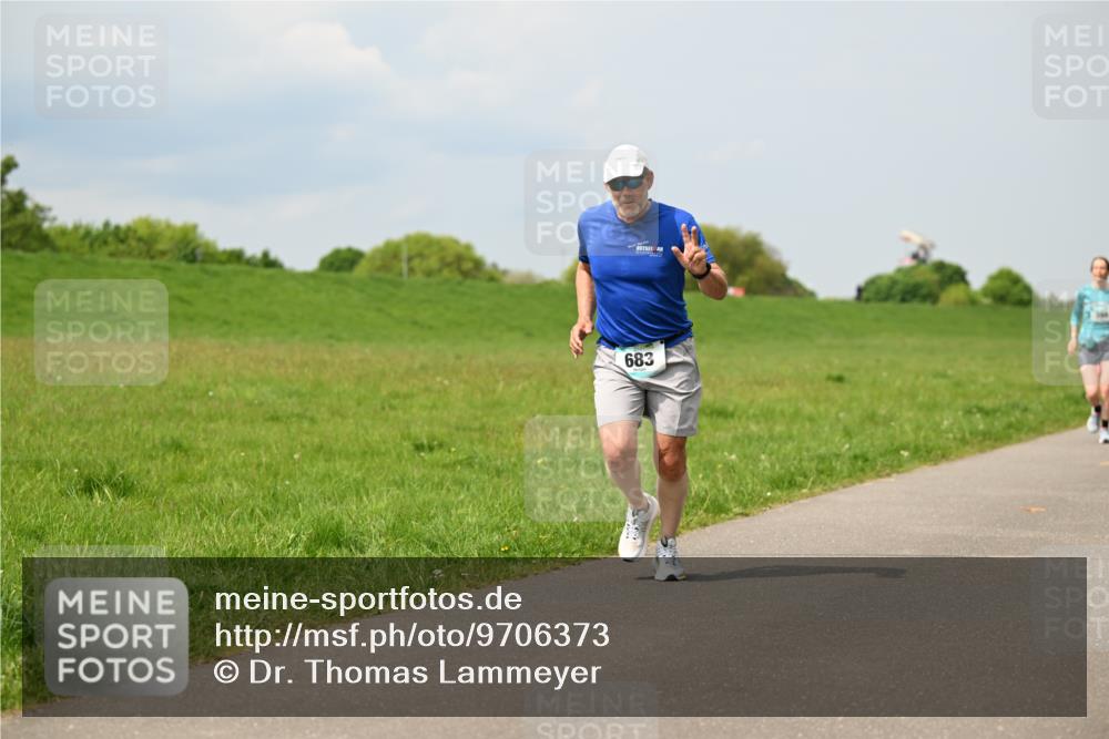 10.05.2026 - 8. Wedeler Halbmarathon Dr. Thomas Lammeyer http://msf.ph/oto/9706373 10.05.2026 11:57:48 Laufen 683 meine-sportfotos.de
