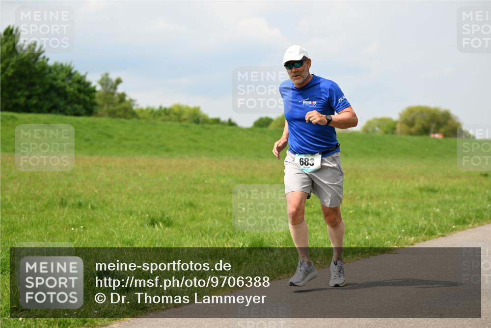 10.05.2026 - 8. Wedeler Halbmarathon Dr. Thomas Lammeyer http://msf.ph/oto/9706388 10.05.2026 11:57:49 Laufen 683 meine-sportfotos.de