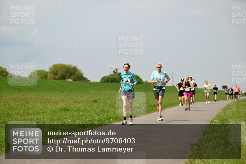10.05.2026 - 8. Wedeler Halbmarathon Dr. Thomas Lammeyer http://msf.ph/oto/9706403 10.05.2026 11:57:50 Laufen 398 meine-sportfotos.de