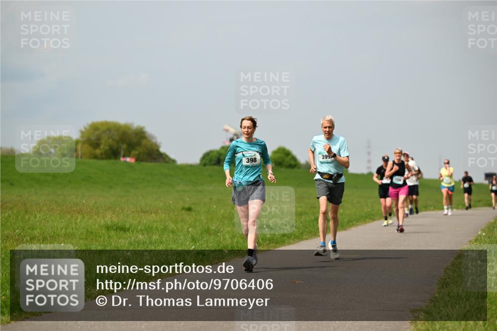 10.05.2026 - 8. Wedeler Halbmarathon Dr. Thomas Lammeyer http://msf.ph/oto/9706406 10.05.2026 11:57:51 Laufen 398, 399, 726 meine-sportfotos.de