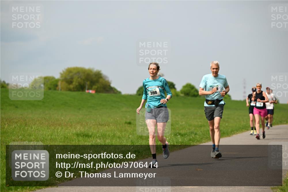 10.05.2026 - 8. Wedeler Halbmarathon Dr. Thomas Lammeyer http://msf.ph/oto/9706414 10.05.2026 11:57:51 Laufen 398 meine-sportfotos.de