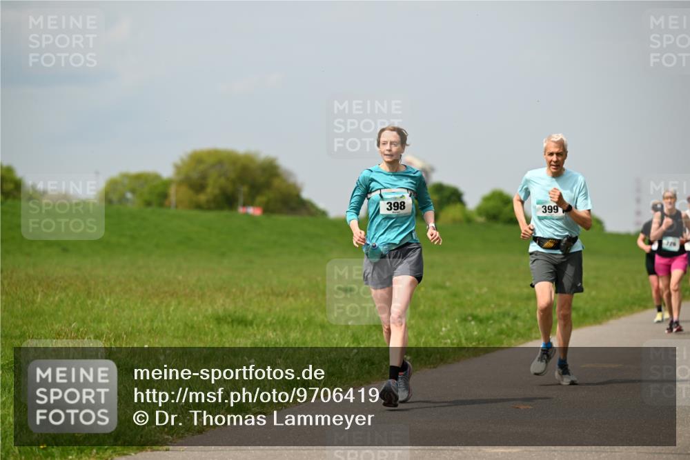10.05.2026 - 8. Wedeler Halbmarathon Dr. Thomas Lammeyer http://msf.ph/oto/9706419 10.05.2026 11:57:51 Laufen 398, 399, 710 meine-sportfotos.de