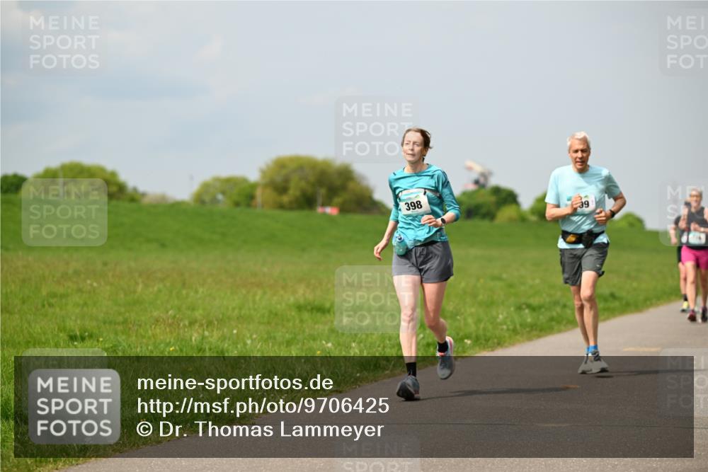 10.05.2026 - 8. Wedeler Halbmarathon Dr. Thomas Lammeyer http://msf.ph/oto/9706425 10.05.2026 11:57:52 Laufen 398 meine-sportfotos.de