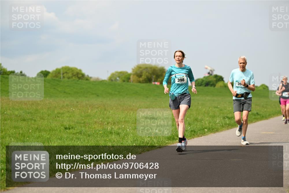 10.05.2026 - 8. Wedeler Halbmarathon Dr. Thomas Lammeyer http://msf.ph/oto/9706428 10.05.2026 11:57:52 Laufen 398 meine-sportfotos.de