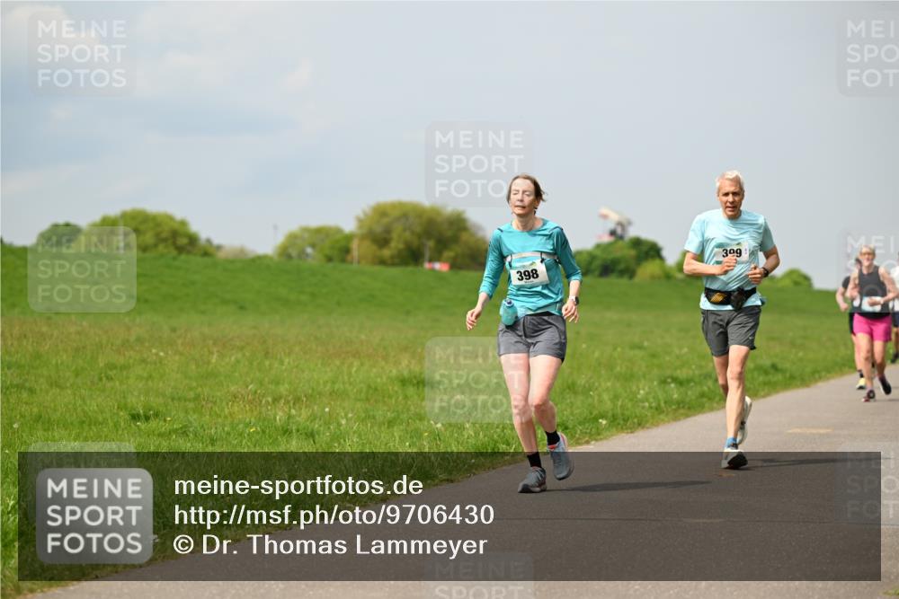 10.05.2026 - 8. Wedeler Halbmarathon Dr. Thomas Lammeyer http://msf.ph/oto/9706430 10.05.2026 11:57:52 Laufen 309, 398 meine-sportfotos.de