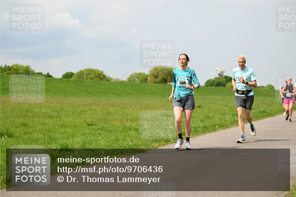 10.05.2026 - 8. Wedeler Halbmarathon Dr. Thomas Lammeyer http://msf.ph/oto/9706436 10.05.2026 11:57:52 Laufen 398 meine-sportfotos.de