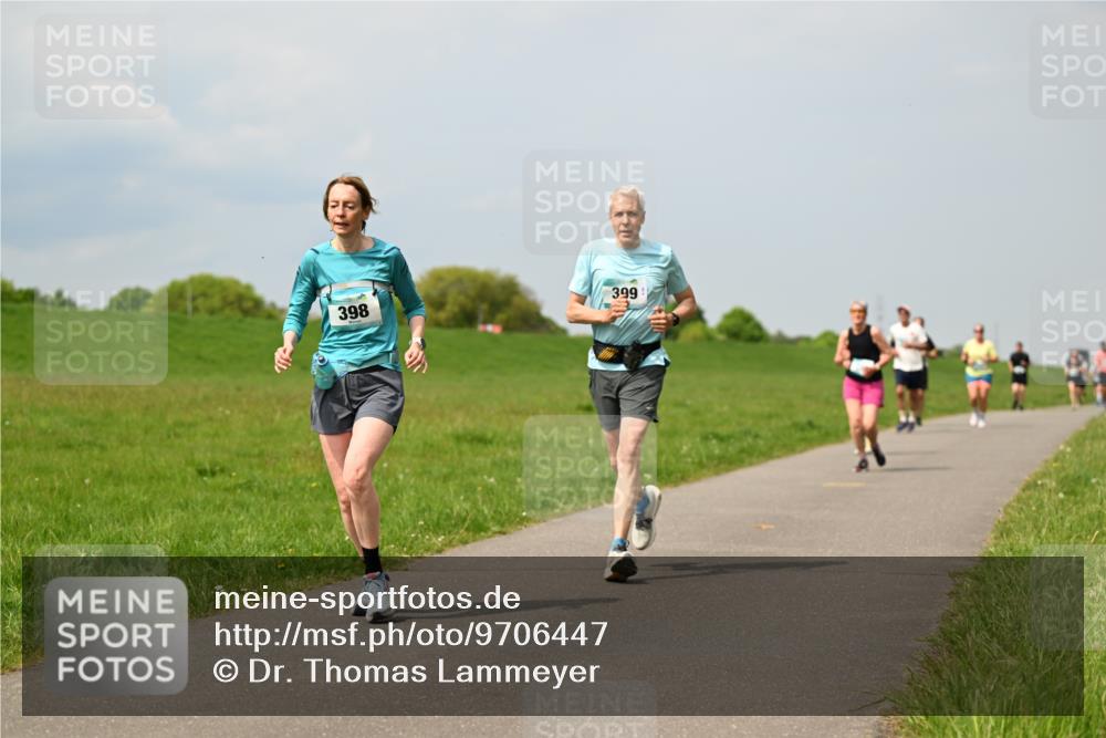 10.05.2026 - 8. Wedeler Halbmarathon Dr. Thomas Lammeyer http://msf.ph/oto/9706447 10.05.2026 11:57:53 Laufen 399, 398 meine-sportfotos.de