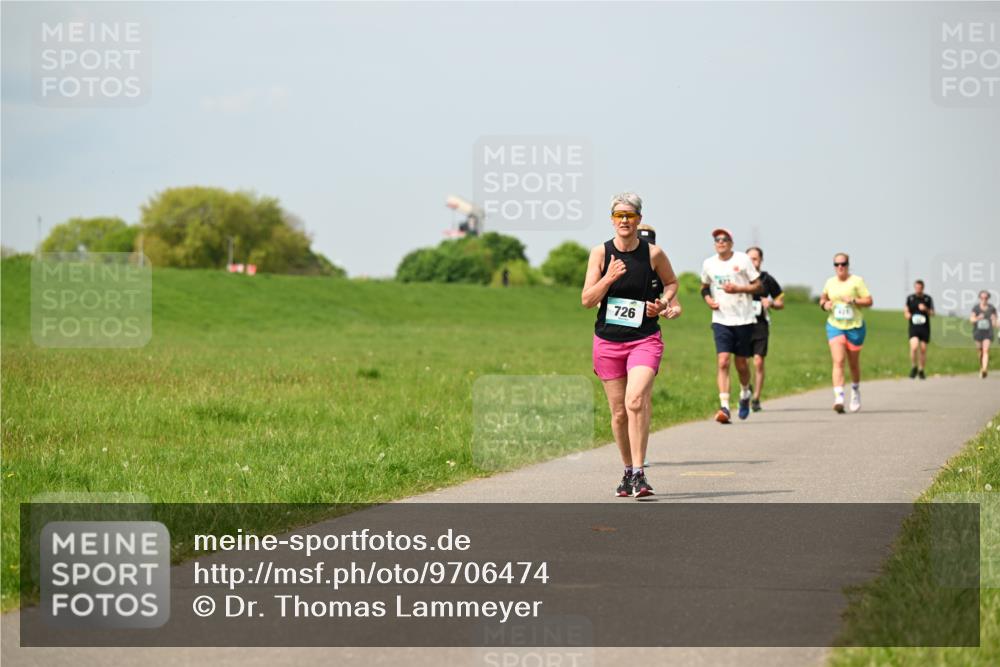 10.05.2026 - 8. Wedeler Halbmarathon Dr. Thomas Lammeyer http://msf.ph/oto/9706474 10.05.2026 11:57:56 Laufen 726 meine-sportfotos.de