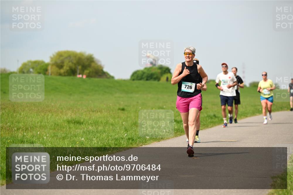 10.05.2026 - 8. Wedeler Halbmarathon Dr. Thomas Lammeyer http://msf.ph/oto/9706484 10.05.2026 11:57:56 Laufen 726 meine-sportfotos.de