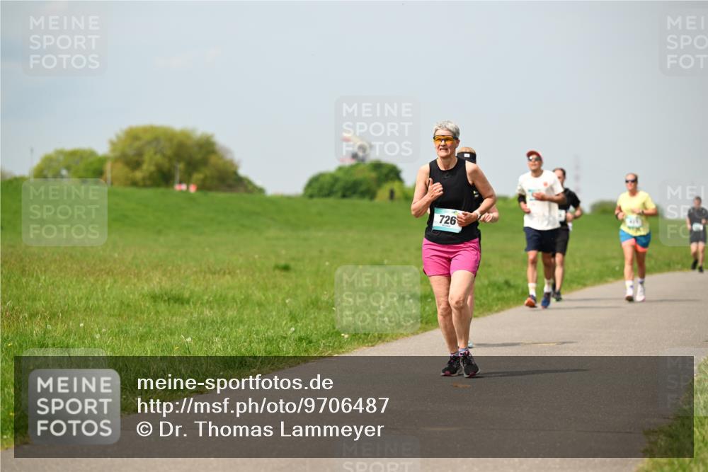 10.05.2026 - 8. Wedeler Halbmarathon Dr. Thomas Lammeyer http://msf.ph/oto/9706487 10.05.2026 11:57:56 Laufen 726 meine-sportfotos.de