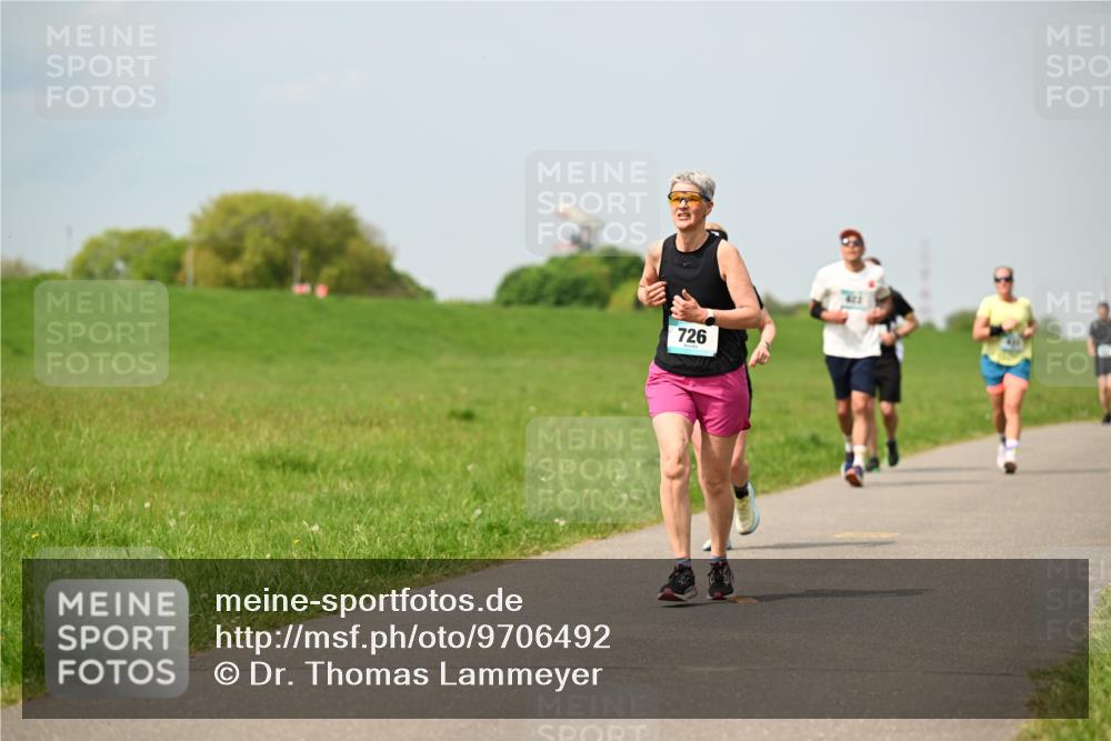 10.05.2026 - 8. Wedeler Halbmarathon Dr. Thomas Lammeyer http://msf.ph/oto/9706492 10.05.2026 11:57:57 Laufen 726 meine-sportfotos.de