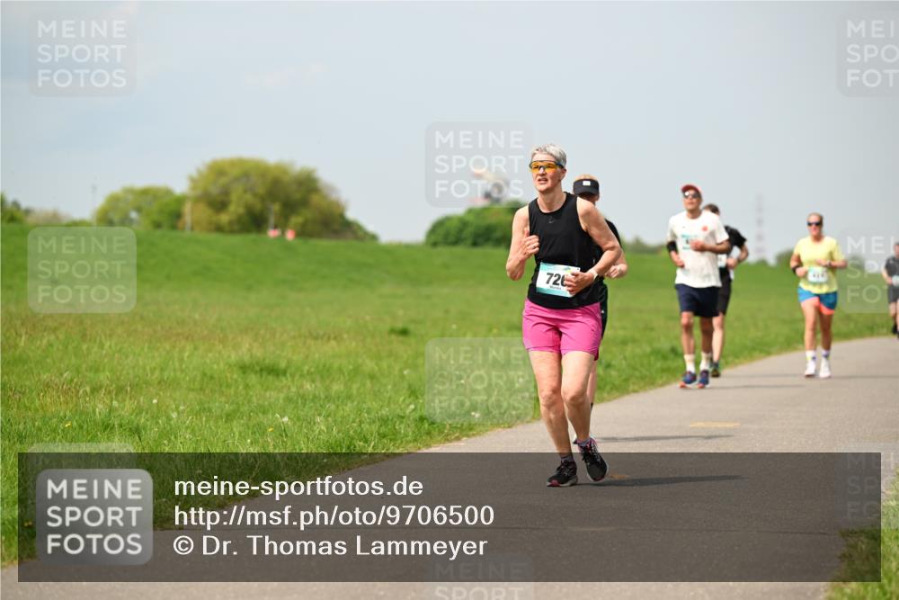 10.05.2026 - 8. Wedeler Halbmarathon Dr. Thomas Lammeyer http://msf.ph/oto/9706500 10.05.2026 11:57:57 Laufen 726 meine-sportfotos.de