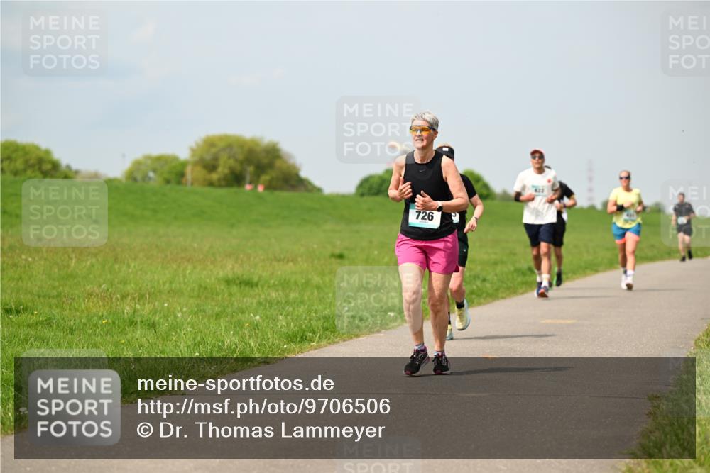 10.05.2026 - 8. Wedeler Halbmarathon Dr. Thomas Lammeyer http://msf.ph/oto/9706506 10.05.2026 11:57:57 Laufen 726 meine-sportfotos.de