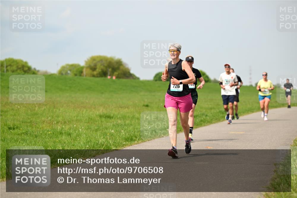 10.05.2026 - 8. Wedeler Halbmarathon Dr. Thomas Lammeyer http://msf.ph/oto/9706508 10.05.2026 11:57:58 Laufen 726, 785 meine-sportfotos.de