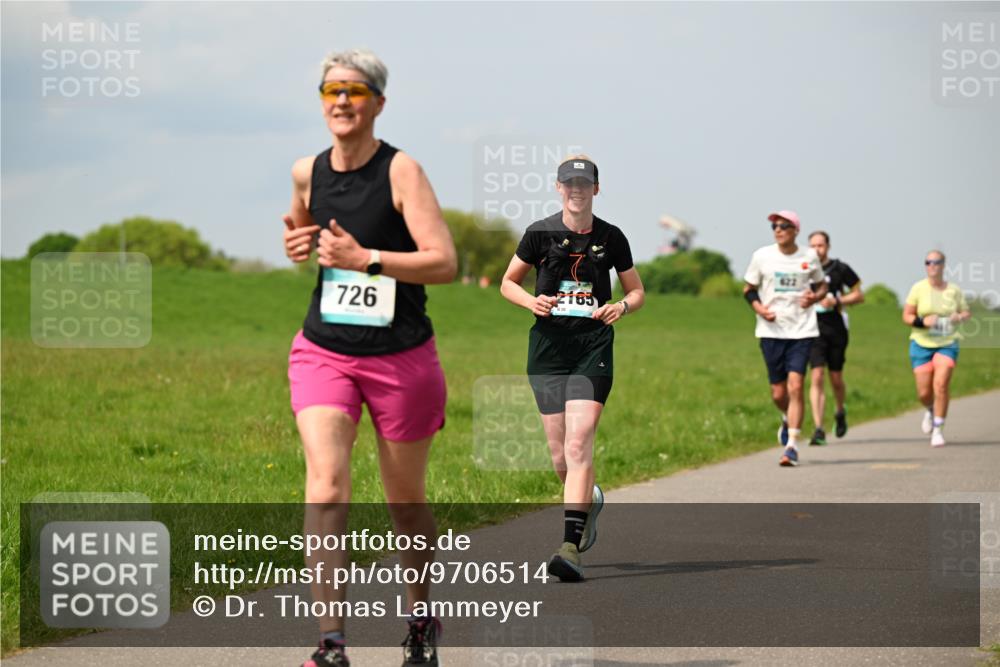 10.05.2026 - 8. Wedeler Halbmarathon Dr. Thomas Lammeyer http://msf.ph/oto/9706514 10.05.2026 11:58:00 Laufen 2163, 726 meine-sportfotos.de