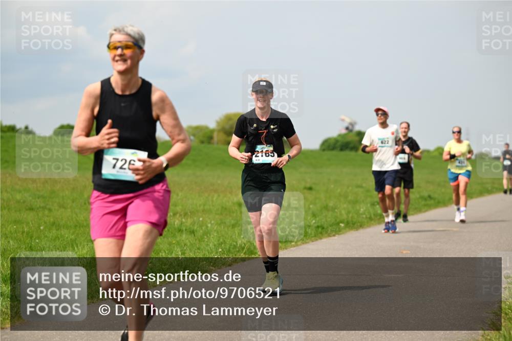 10.05.2026 - 8. Wedeler Halbmarathon Dr. Thomas Lammeyer http://msf.ph/oto/9706521 10.05.2026 11:58:00 Laufen 726, 2165 meine-sportfotos.de
