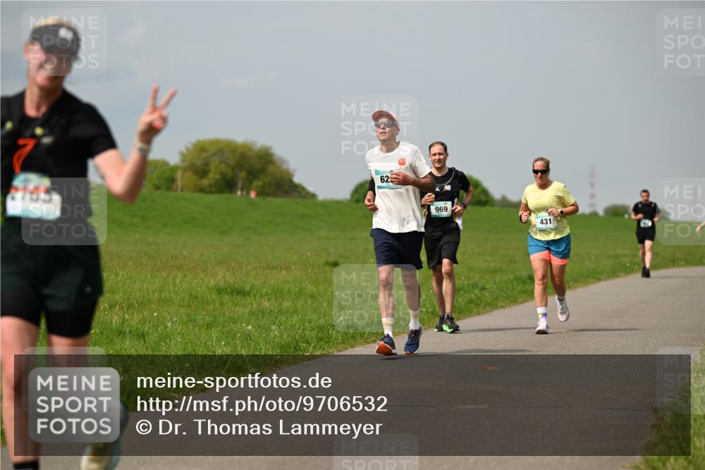 10.05.2026 - 8. Wedeler Halbmarathon Dr. Thomas Lammeyer http://msf.ph/oto/9706532 10.05.2026 11:58:01 Laufen 969, 431 meine-sportfotos.de