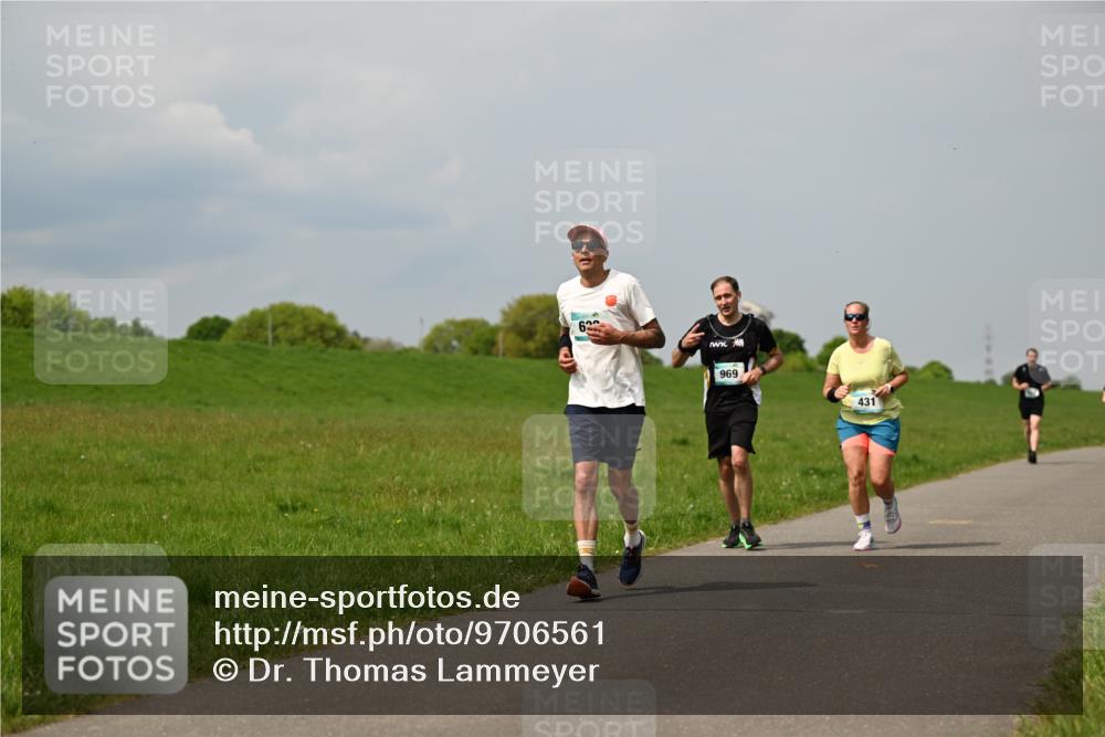 10.05.2026 - 8. Wedeler Halbmarathon Dr. Thomas Lammeyer http://msf.ph/oto/9706561 10.05.2026 11:58:03 Laufen 969, 431 meine-sportfotos.de