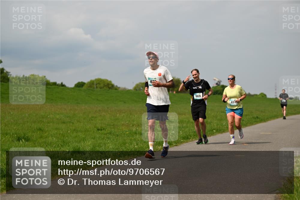 10.05.2026 - 8. Wedeler Halbmarathon Dr. Thomas Lammeyer http://msf.ph/oto/9706567 10.05.2026 11:58:03 Laufen 969, 437 meine-sportfotos.de