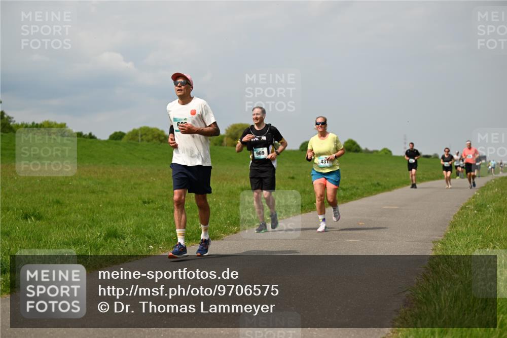 10.05.2026 - 8. Wedeler Halbmarathon Dr. Thomas Lammeyer http://msf.ph/oto/9706575 10.05.2026 11:58:04 Laufen 969, 431 meine-sportfotos.de