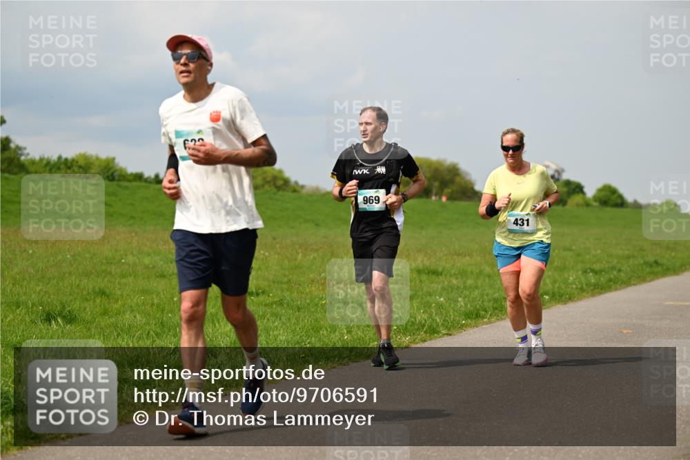 10.05.2026 - 8. Wedeler Halbmarathon Dr. Thomas Lammeyer http://msf.ph/oto/9706591 10.05.2026 11:58:05 Laufen 969, 431 meine-sportfotos.de