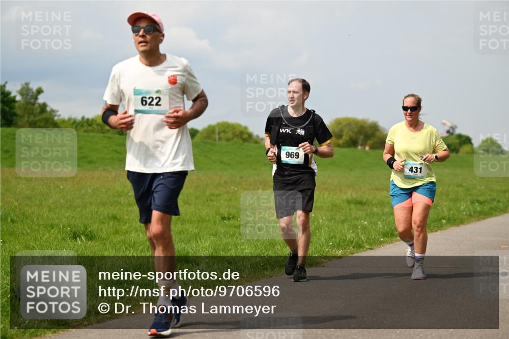 10.05.2026 - 8. Wedeler Halbmarathon Dr. Thomas Lammeyer http://msf.ph/oto/9706596 10.05.2026 11:58:05 Laufen 622, 969, 431 meine-sportfotos.de