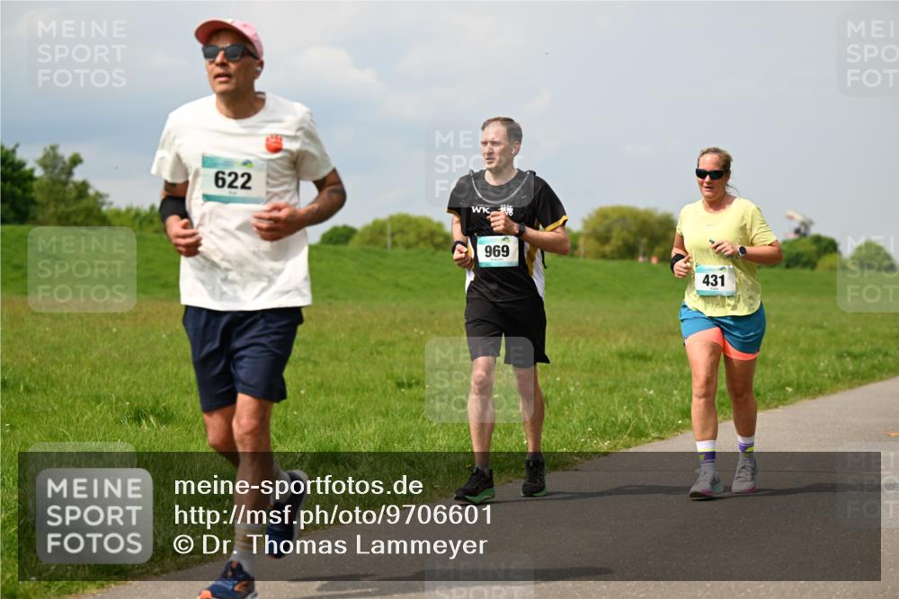 10.05.2026 - 8. Wedeler Halbmarathon Dr. Thomas Lammeyer http://msf.ph/oto/9706601 10.05.2026 11:58:05 Laufen 622, 969, 431 meine-sportfotos.de