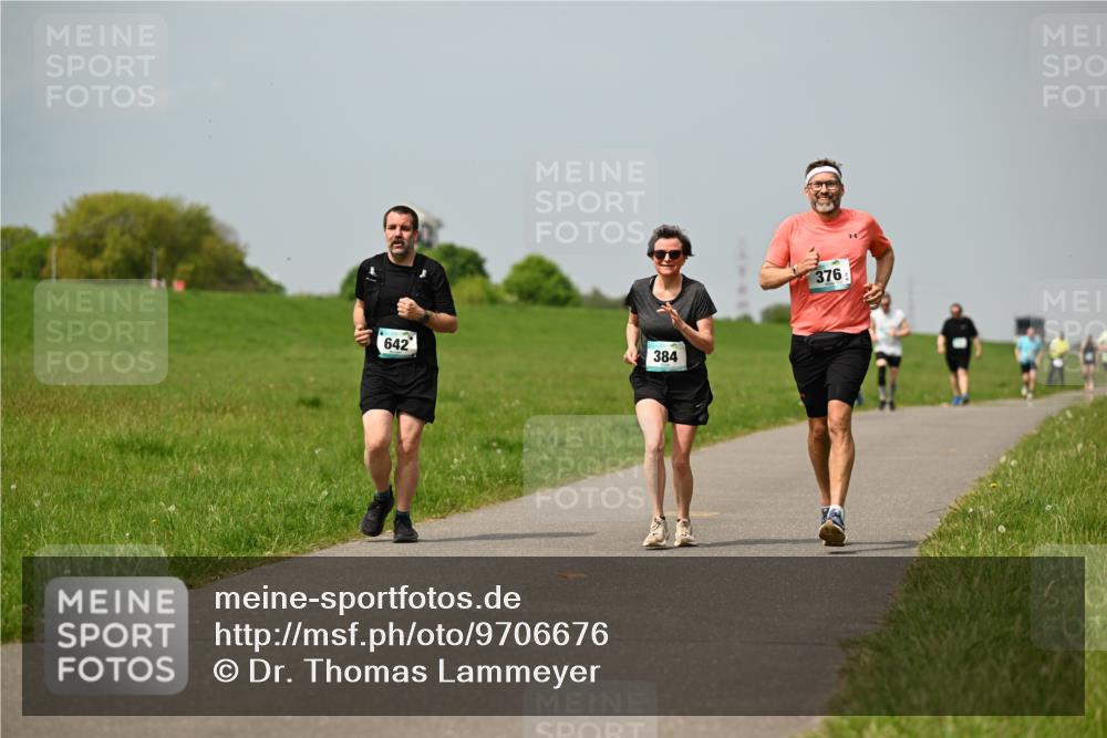 10.05.2026 - 8. Wedeler Halbmarathon Dr. Thomas Lammeyer http://msf.ph/oto/9706676 10.05.2026 11:58:11 Laufen 642, 384, 376 meine-sportfotos.de
