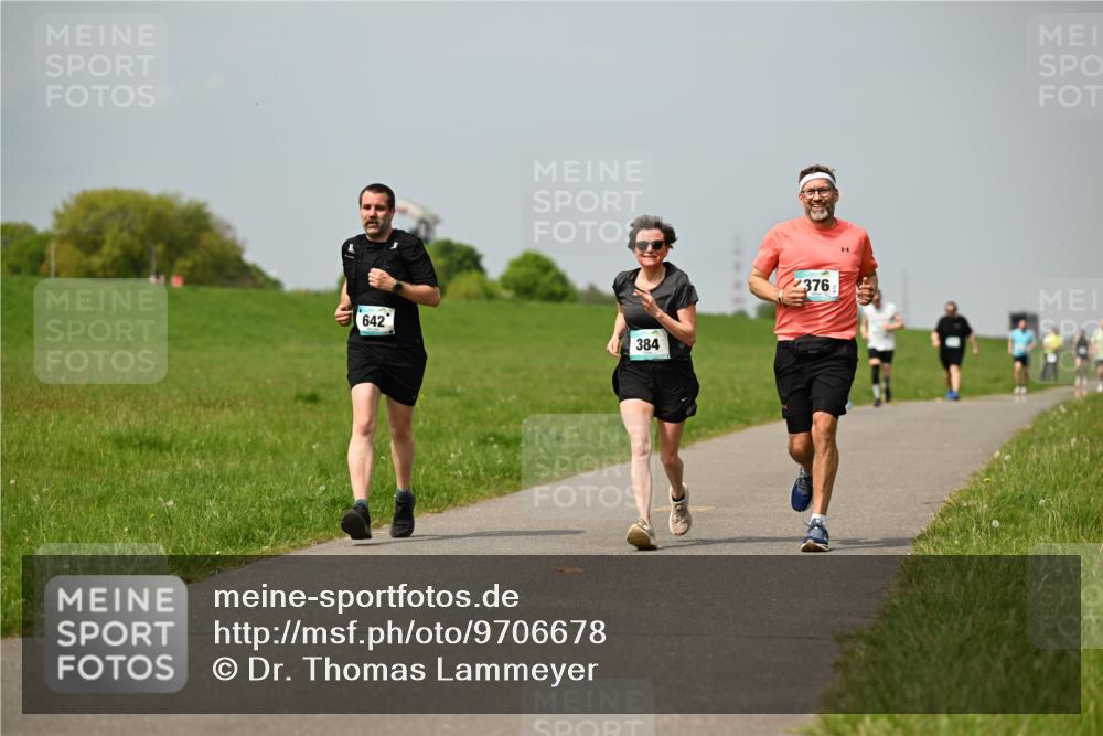 10.05.2026 - 8. Wedeler Halbmarathon Dr. Thomas Lammeyer http://msf.ph/oto/9706678 10.05.2026 11:58:11 Laufen 642, 384, 376 meine-sportfotos.de