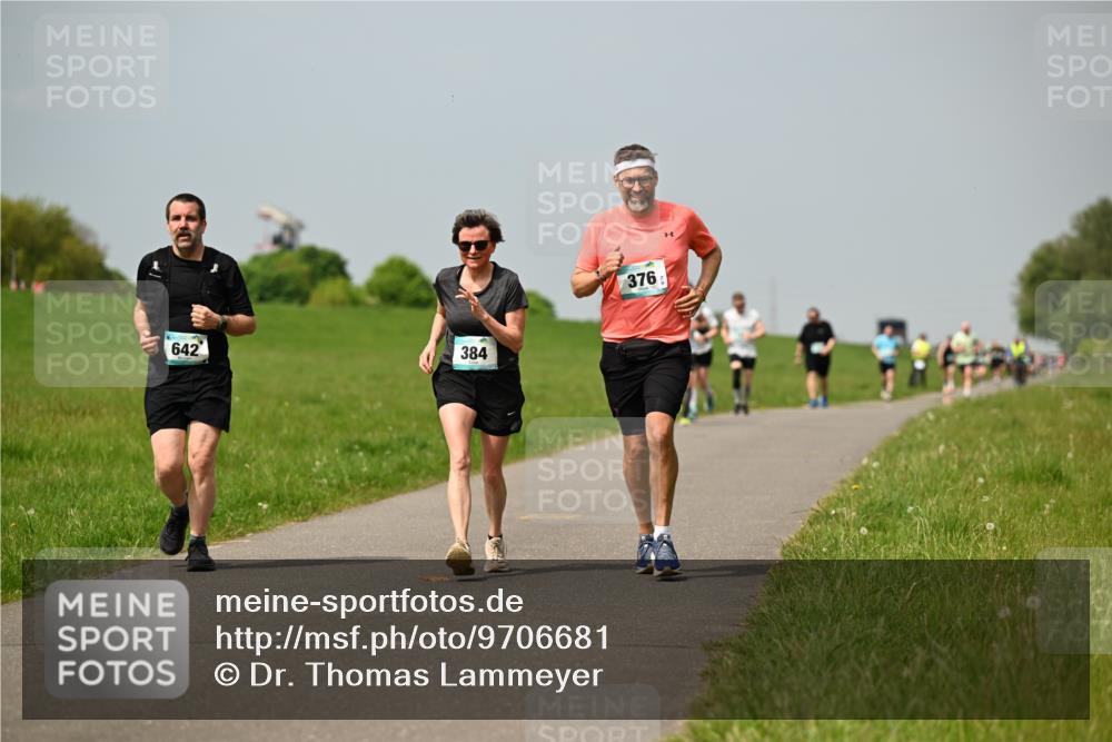 10.05.2026 - 8. Wedeler Halbmarathon Dr. Thomas Lammeyer http://msf.ph/oto/9706681 10.05.2026 11:58:12 Laufen 642, 384, 376 meine-sportfotos.de