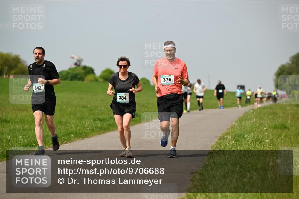 10.05.2026 - 8. Wedeler Halbmarathon Dr. Thomas Lammeyer http://msf.ph/oto/9706688 10.05.2026 11:58:12 Laufen 642, 384, 376 meine-sportfotos.de
