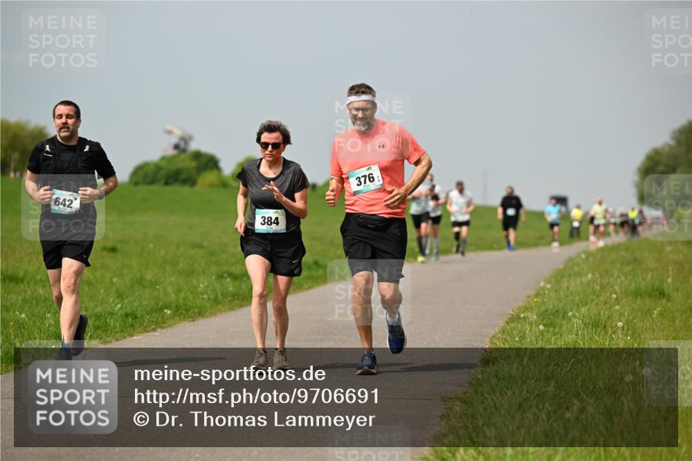 10.05.2026 - 8. Wedeler Halbmarathon Dr. Thomas Lammeyer http://msf.ph/oto/9706691 10.05.2026 11:58:12 Laufen 642, 384, 376 meine-sportfotos.de