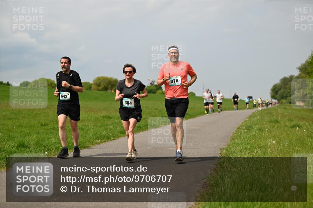 10.05.2026 - 8. Wedeler Halbmarathon Dr. Thomas Lammeyer http://msf.ph/oto/9706707 10.05.2026 11:58:14 Laufen 642, 384, 376 meine-sportfotos.de