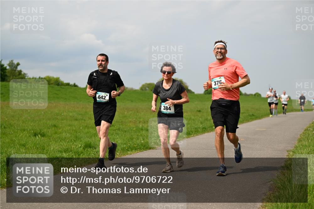 10.05.2026 - 8. Wedeler Halbmarathon Dr. Thomas Lammeyer http://msf.ph/oto/9706722 10.05.2026 11:58:15 Laufen 642, 384, 376 meine-sportfotos.de