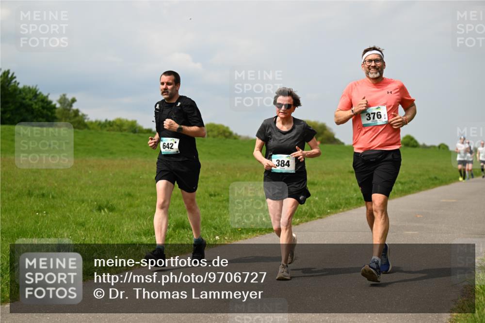 10.05.2026 - 8. Wedeler Halbmarathon Dr. Thomas Lammeyer http://msf.ph/oto/9706727 10.05.2026 11:58:15 Laufen 642, 384, 376 meine-sportfotos.de