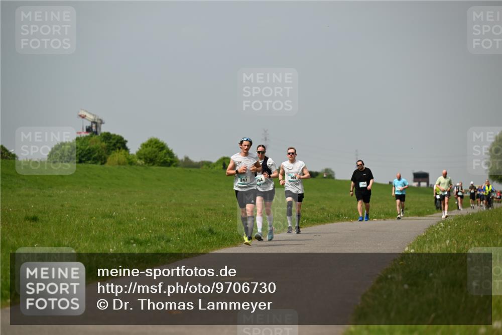10.05.2026 - 8. Wedeler Halbmarathon Dr. Thomas Lammeyer http://msf.ph/oto/9706730 10.05.2026 11:58:16 Laufen 247, 164, 165 meine-sportfotos.de