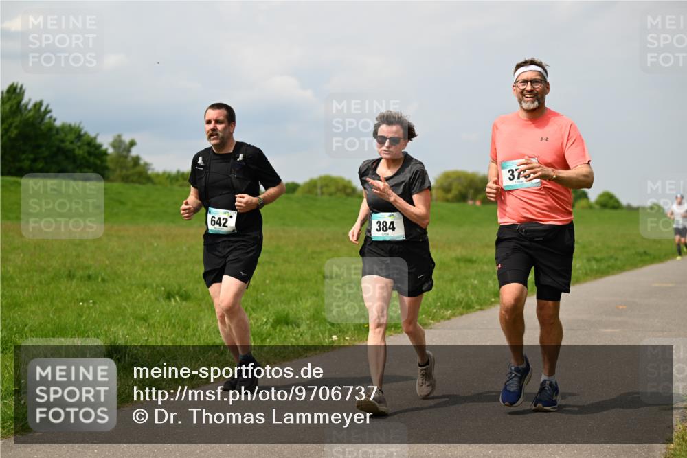 10.05.2026 - 8. Wedeler Halbmarathon Dr. Thomas Lammeyer http://msf.ph/oto/9706737 10.05.2026 11:58:15 Laufen 642, 384 meine-sportfotos.de