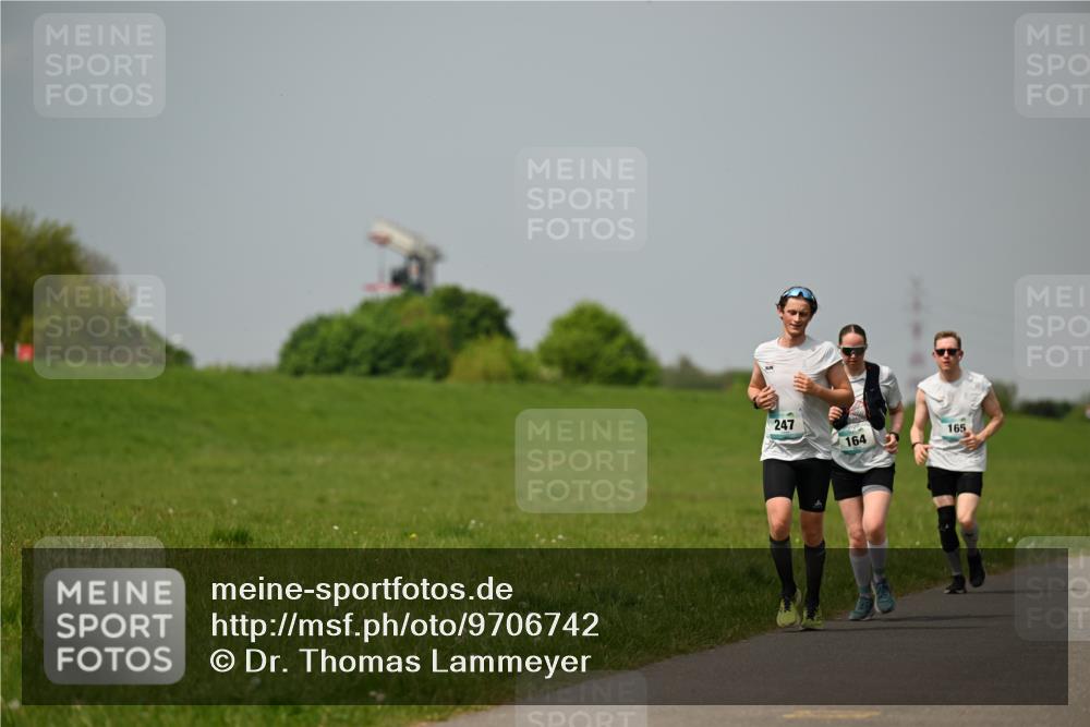 10.05.2026 - 8. Wedeler Halbmarathon Dr. Thomas Lammeyer http://msf.ph/oto/9706742 10.05.2026 11:58:17 Laufen 247, 164, 165 meine-sportfotos.de