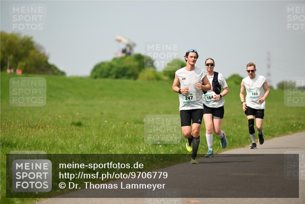 10.05.2026 - 8. Wedeler Halbmarathon Dr. Thomas Lammeyer http://msf.ph/oto/9706779 10.05.2026 11:58:19 Laufen 247, 164, 165 meine-sportfotos.de