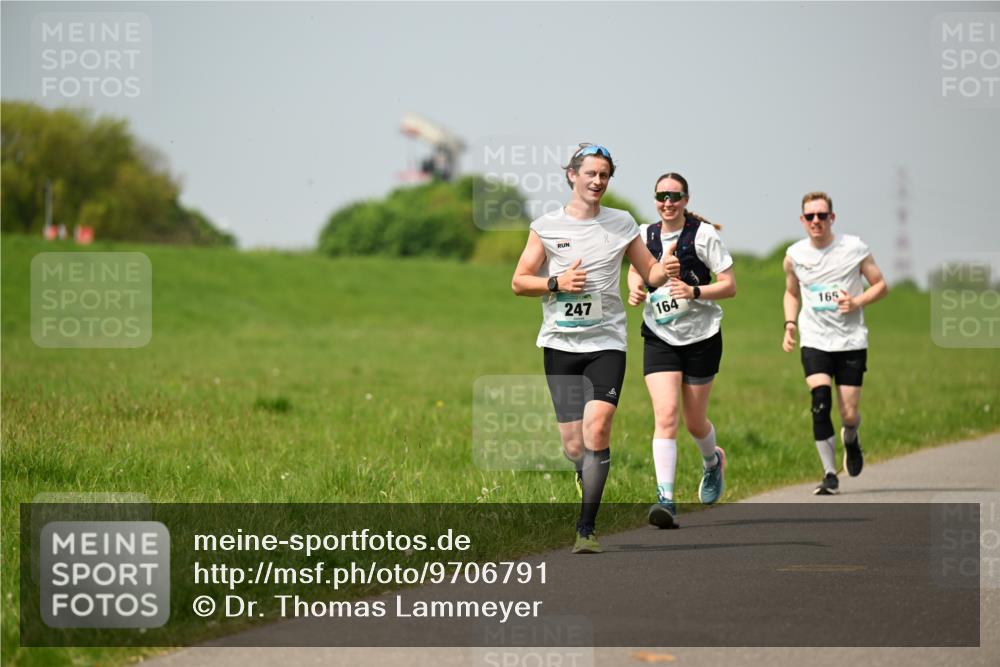 10.05.2026 - 8. Wedeler Halbmarathon Dr. Thomas Lammeyer http://msf.ph/oto/9706791 10.05.2026 11:58:20 Laufen 247, 164, 165 meine-sportfotos.de
