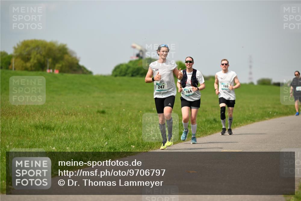 10.05.2026 - 8. Wedeler Halbmarathon Dr. Thomas Lammeyer http://msf.ph/oto/9706797 10.05.2026 11:58:20 Laufen 247, 164, 165 meine-sportfotos.de
