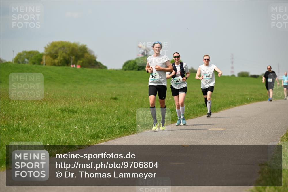 10.05.2026 - 8. Wedeler Halbmarathon Dr. Thomas Lammeyer http://msf.ph/oto/9706804 10.05.2026 11:58:21 Laufen 247, 164, 165 meine-sportfotos.de
