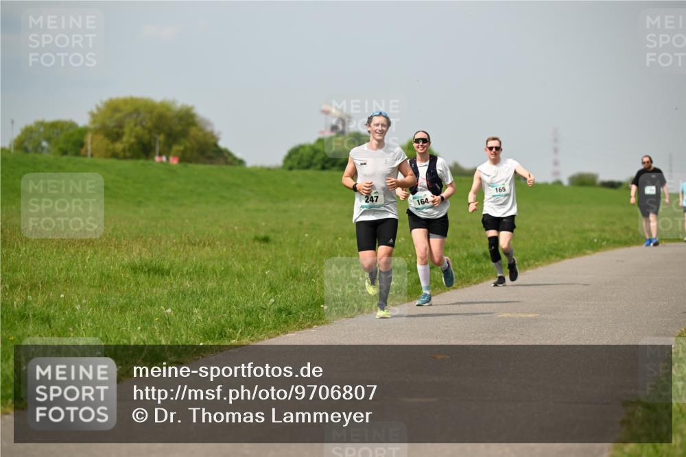 10.05.2026 - 8. Wedeler Halbmarathon Dr. Thomas Lammeyer http://msf.ph/oto/9706807 10.05.2026 11:58:21 Laufen 247, 164, 165 meine-sportfotos.de