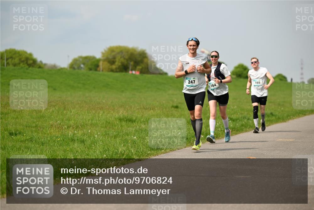 10.05.2026 - 8. Wedeler Halbmarathon Dr. Thomas Lammeyer http://msf.ph/oto/9706824 10.05.2026 11:58:22 Laufen 247, 164, 165 meine-sportfotos.de
