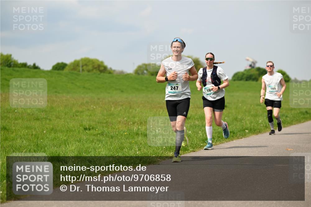 10.05.2026 - 8. Wedeler Halbmarathon Dr. Thomas Lammeyer http://msf.ph/oto/9706858 10.05.2026 11:58:24 Laufen 247, 164, 165 meine-sportfotos.de