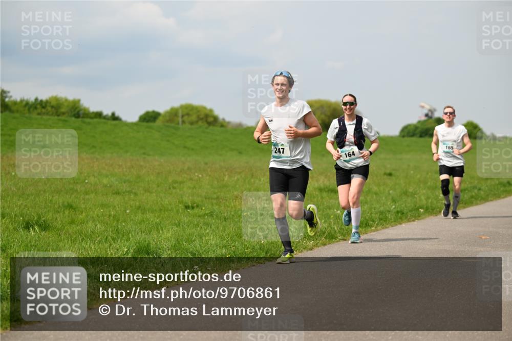 10.05.2026 - 8. Wedeler Halbmarathon Dr. Thomas Lammeyer http://msf.ph/oto/9706861 10.05.2026 11:58:24 Laufen 247, 164, 165 meine-sportfotos.de