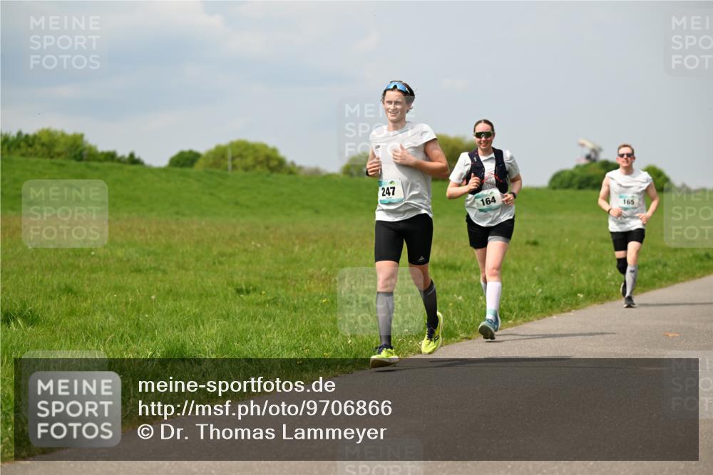 10.05.2026 - 8. Wedeler Halbmarathon Dr. Thomas Lammeyer http://msf.ph/oto/9706866 10.05.2026 11:58:24 Laufen 247, 164, 165 meine-sportfotos.de