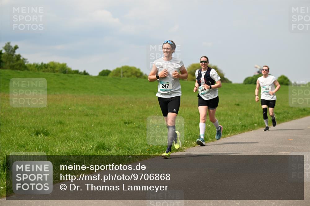 10.05.2026 - 8. Wedeler Halbmarathon Dr. Thomas Lammeyer http://msf.ph/oto/9706868 10.05.2026 11:58:24 Laufen 247, 164, 165 meine-sportfotos.de
