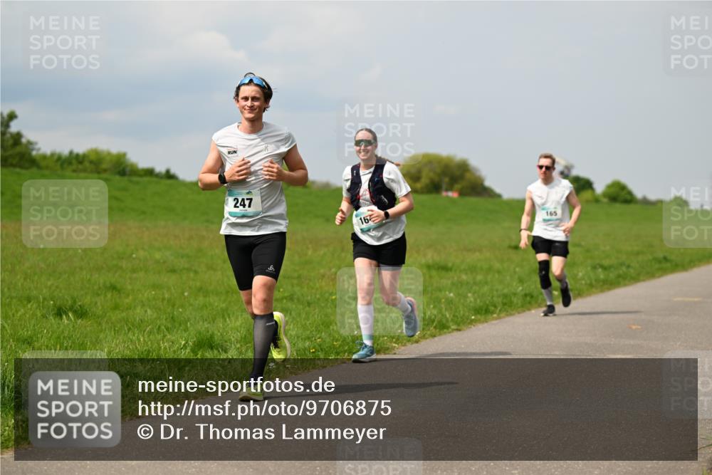 10.05.2026 - 8. Wedeler Halbmarathon Dr. Thomas Lammeyer http://msf.ph/oto/9706875 10.05.2026 11:58:25 Laufen 247, 165 meine-sportfotos.de