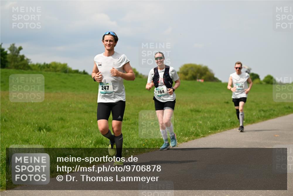 10.05.2026 - 8. Wedeler Halbmarathon Dr. Thomas Lammeyer http://msf.ph/oto/9706878 10.05.2026 11:58:25 Laufen 247, 164, 165 meine-sportfotos.de